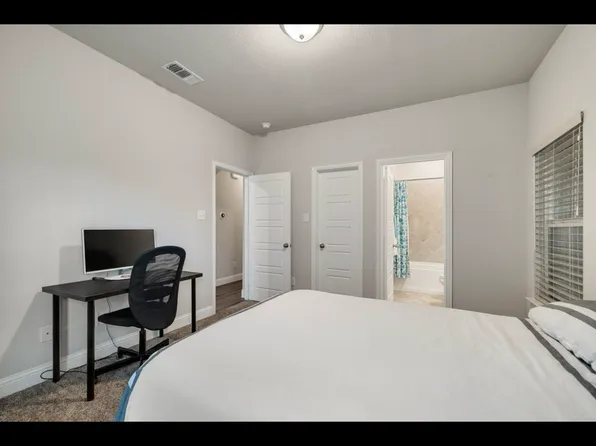 104 Peach Orchard Ln, Euless, TX 76040