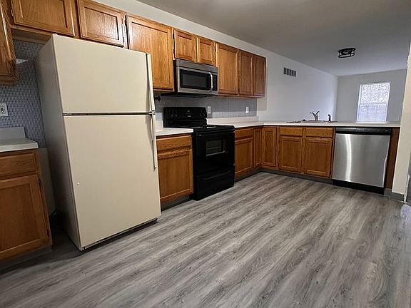 5th image of 78 Franklin Dr