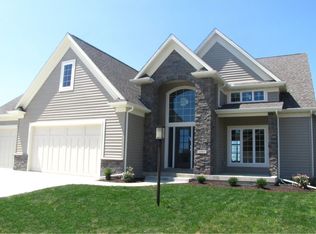 1907 Savanna Dr, Champaign, IL