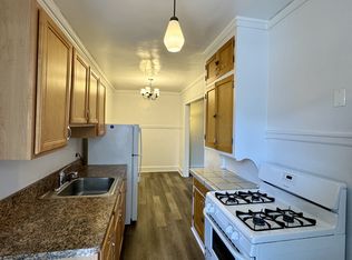 2402-10 W. Lunt, Chicago, IL 60645