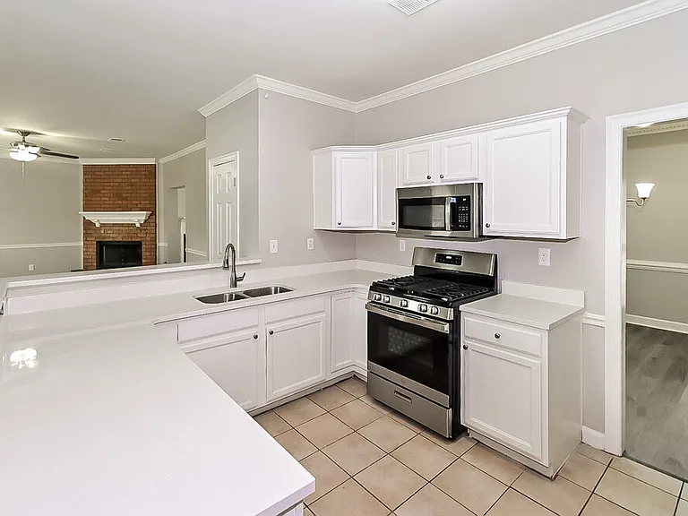 1776 Lichfield Ct — Photo 9