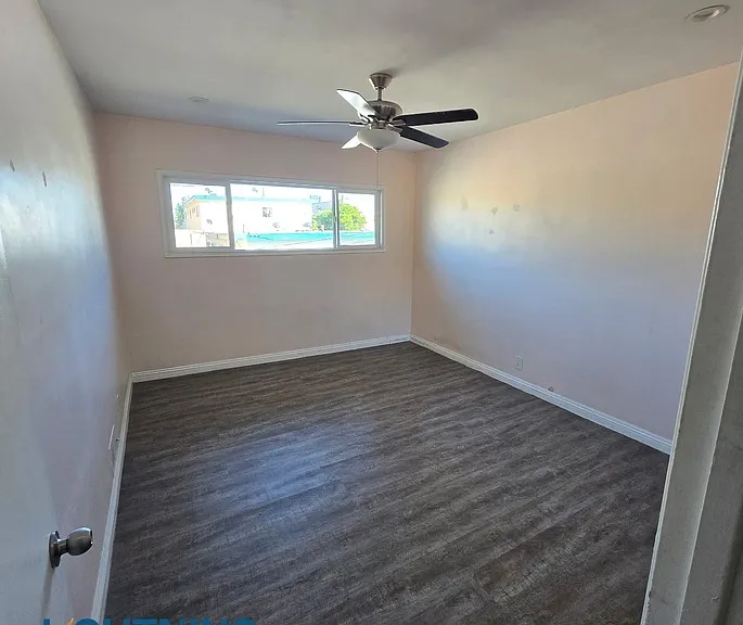 230 S Coronado St #29 — Photo 6