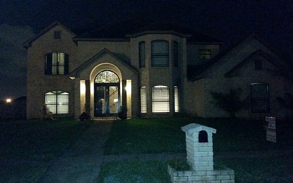 2nd image of 2835 Woodside