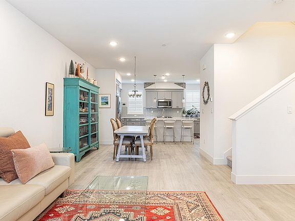 5th image of 339 Pear Tree Terrace #E