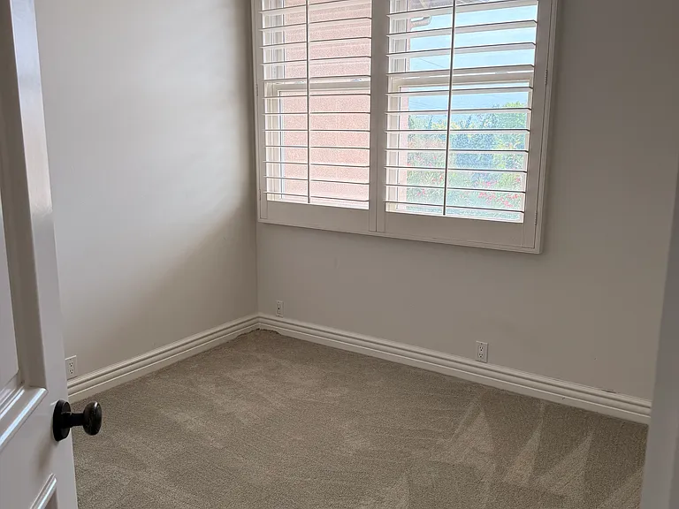 6824 Draper Ave — Photo 16