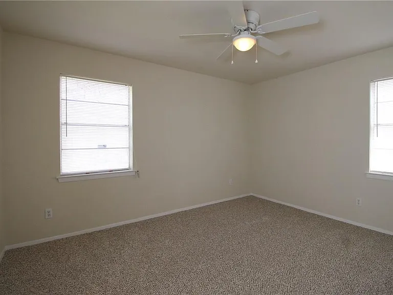533 Ruidoso Dr — Photo 12