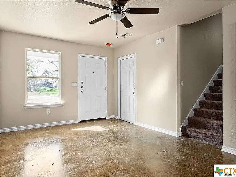 504 Raymond St #B — Photo 3