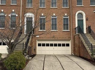4551 Fair Valley Dr, Fairfax, VA 22033