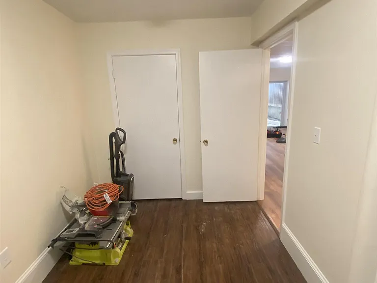 40 College Ave — Photo 11