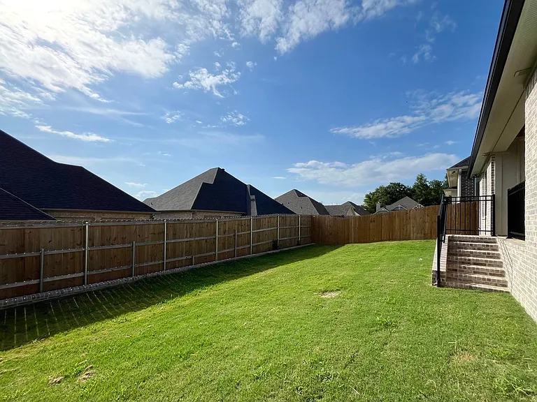 7123 Alexander Dr — Photo 32