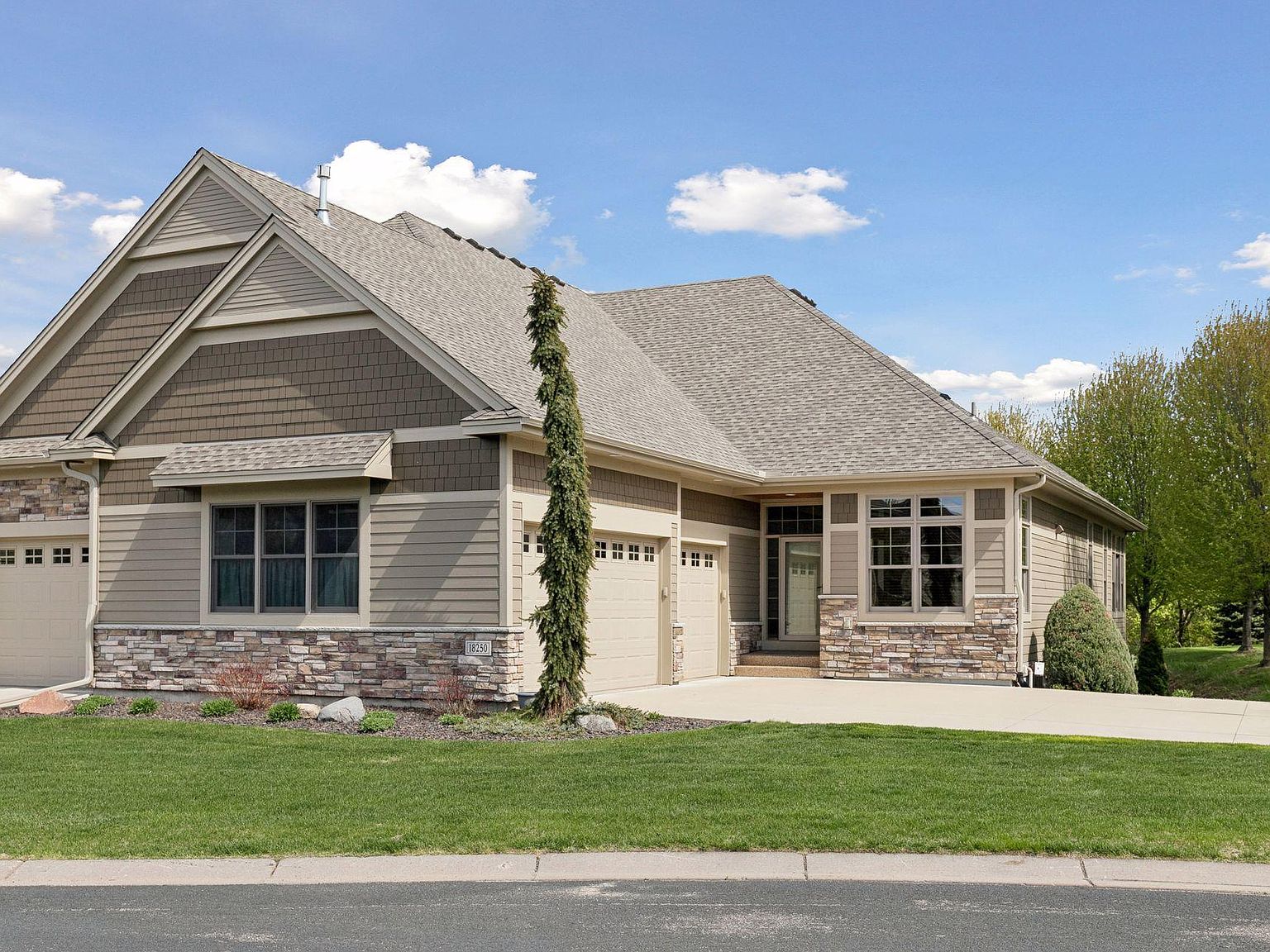 18250 Justice Way, Lakeville, MN 55044 | MLS #7129425 | Zillow