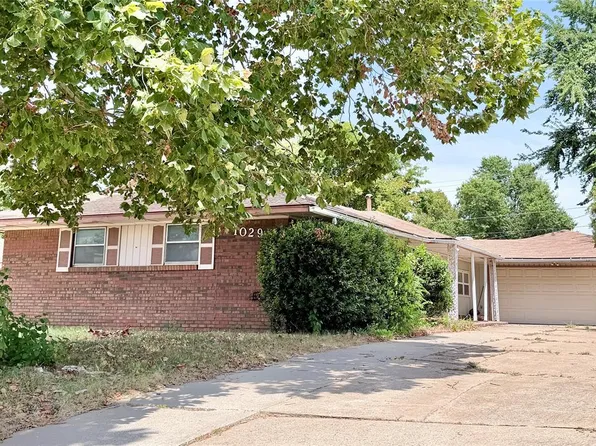1029 W Peebly Dr, Midwest City, OK 73110