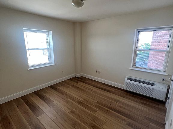 5th image of 70 S Munn Ave APT 506