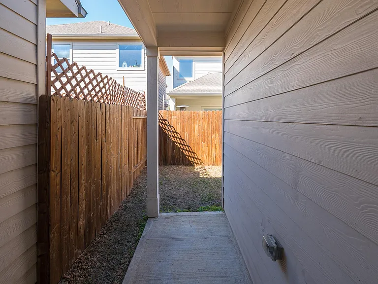 13527 Vista De Oro St — Photo 26
