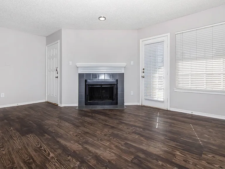 Eagle's Point Apartments — Photo 64