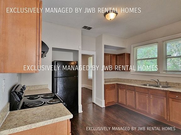 3rd image of 5805 Droad St