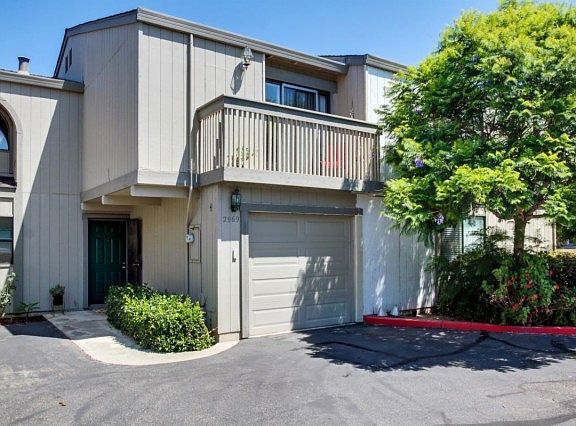 3rd image of 2969 Leotar Cir