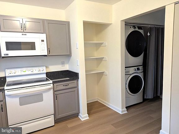 3rd image of 3429 Elenoir Ct