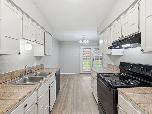 5th image of 1718 Dorchester Dr
