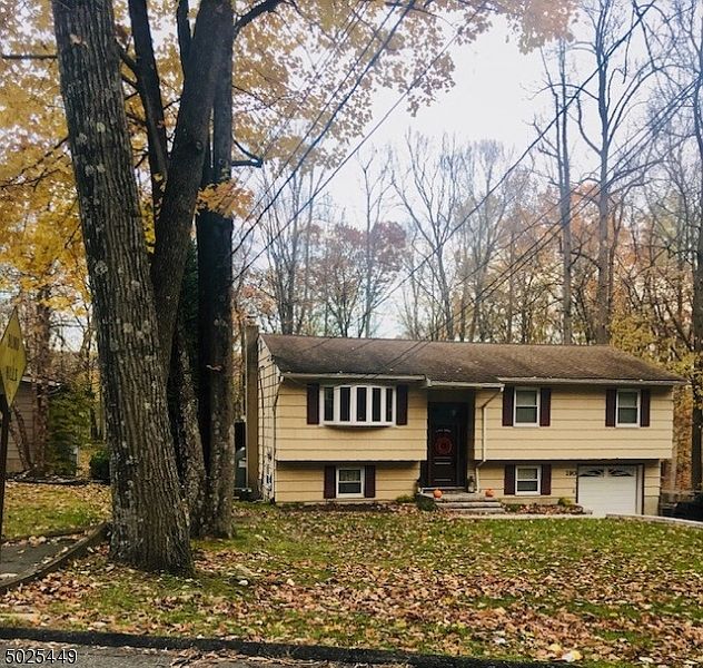 1st image of 190 Glenside Trl