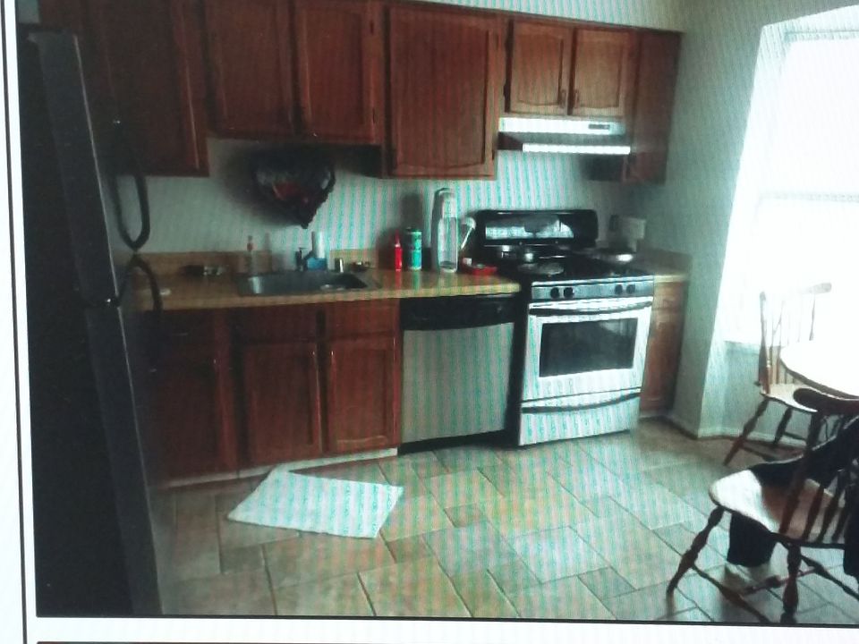 2nd image of 106 Garth Ter