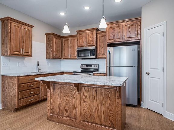 4th image of 211 W Insley Ave