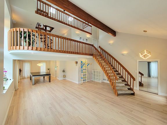 2nd image of 38 Lucas Dr
