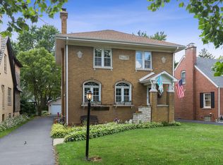 396 Audubon Rd, Riverside, IL 60546