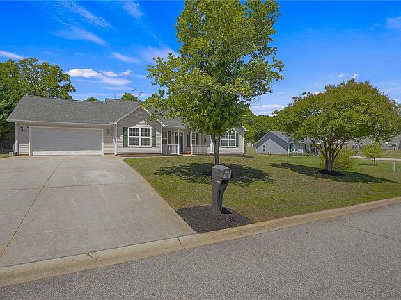 3rd image of 122 Bean Mill Way
