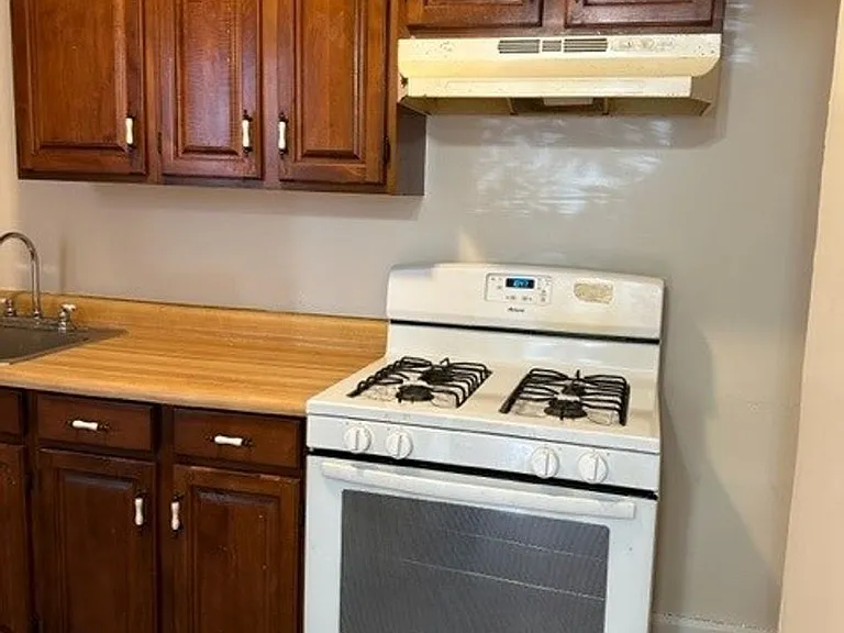 1133 Derry St #2 — Photo 5