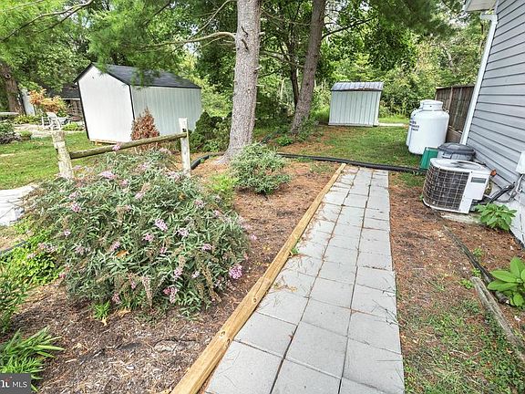 5th image of 51 Curtis Dr