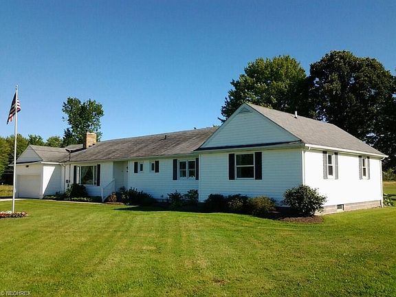 2nd image of 376 E Beech St #167