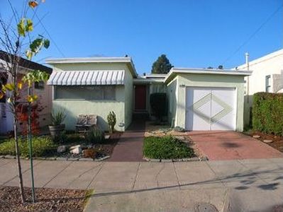 2367 Bartlett St, Oakland, CA, 94601