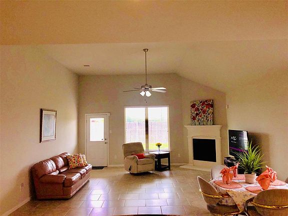 2nd image of 2963 Gibbons Hill Ln