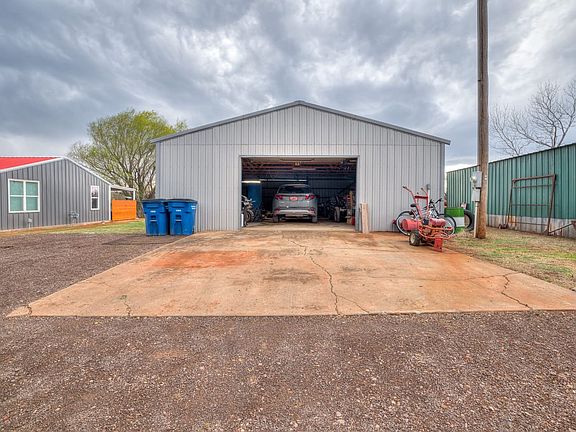 3rd image of 5021 Red Hill Rd