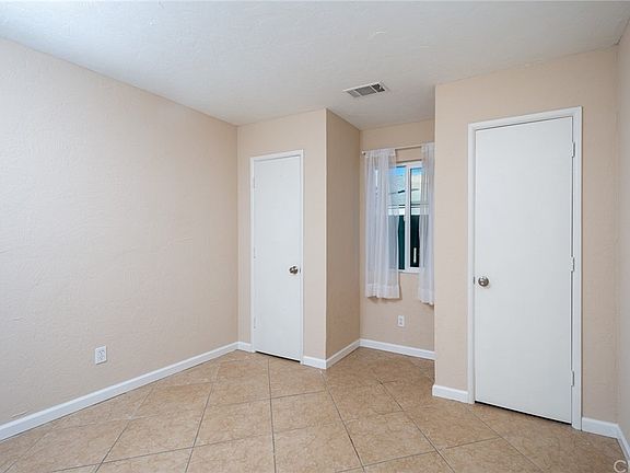 2nd image of 15525 Rose St