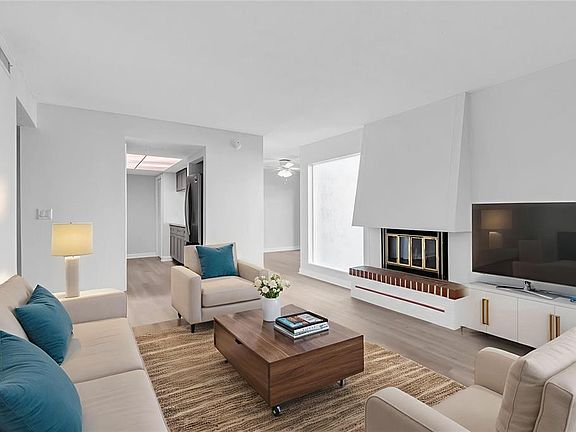 5th image of 1 Windrush Blvd APT 87