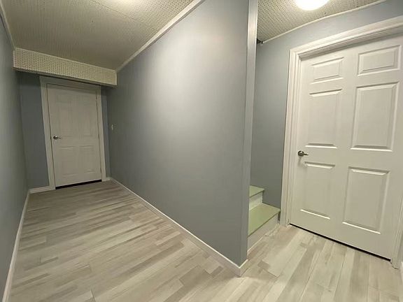 2nd image of 583 Queen St #581