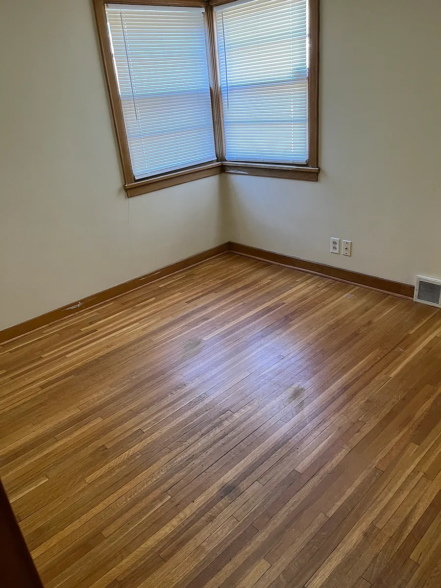 Building Photo - 533 E Center St #2