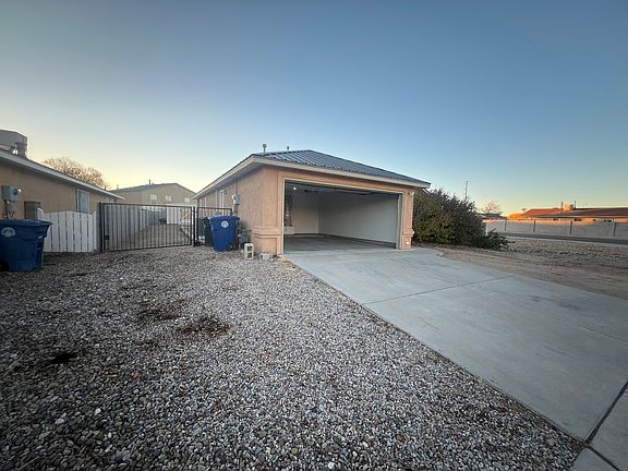 5th image of 2447 Brackley Dr NW