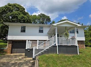 27 Lakewood Dr, Lucasville, OH 45648