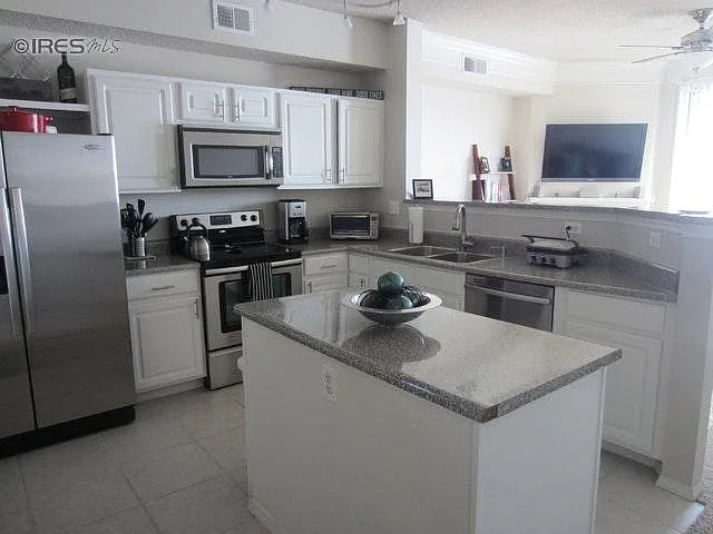 2096 Concord Ln — Photo 1