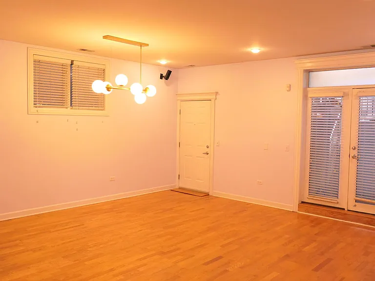413 N Noble St #G — Photo 22