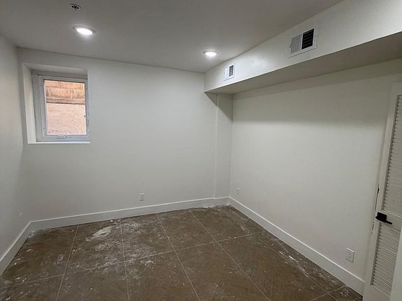 4th image of 67 Lincoln Park #B