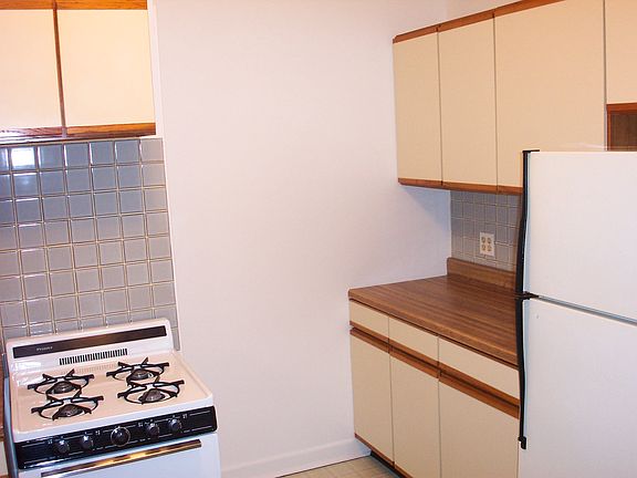5th image of 4528 N Wolcott Ave