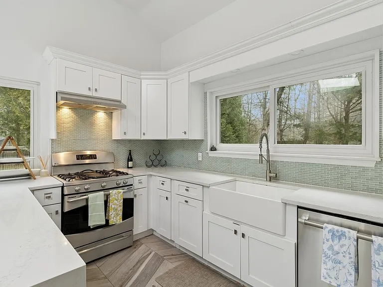 102 Sycamore Dr — Photo 15