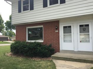 3007 W Wanda Ave, Milwaukee, WI 53221
