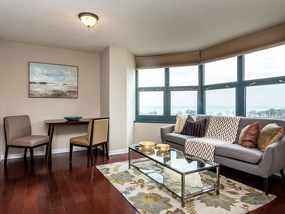 4th image of 3660 N Lake Shore Dr APT 901