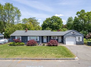 59 Kulig St, Springfield, MA 01104