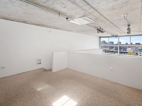 3rd image of 855 Folsom St APT 913